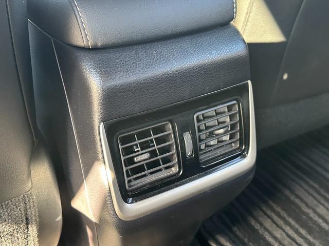 ハリアー プレミアム アドバンスドパッケージ 4WD/純正8型ナビ/全方位カメラ/JBLサウンド/トヨタセーフティセンス/レーダークルーズコントロール/衝突軽減装置/パワーバックドア/パワーシート/スマートキー/オートハイビーム/電動チルト(44枚目)