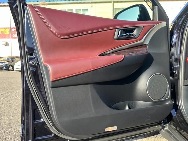 ハリアー プレミアム アドバンスドパッケージ 4WD/純正8型ナビ/全方位カメラ/JBLサウンド/トヨタセーフティセンス/レーダークルーズコントロール/衝突軽減装置/パワーバックドア/パワーシート/スマートキー/オートハイビーム/電動チルト(67枚目)