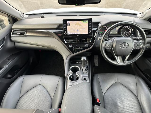 カムリ WSレザーパッケージ 4WD 後期型/4WD/GRフルエアロ/TRDドレスアップマフラー/全方位カメラ/JBL/純正ナビ/ディスプレイオーディオ/ヘッドアップディスプレイ/ブラインドスポットモニター/ETC2.0/フルレザーシート(5枚目)