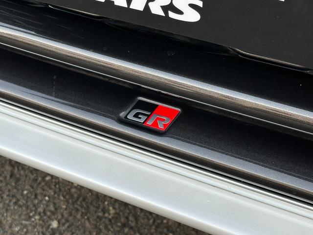 カムリ WSレザーパッケージ 4WD 後期型/4WD/GRフルエアロ/TRDドレスアップマフラー/全方位カメラ/JBL/純正ナビ/ディスプレイオーディオ/ヘッドアップディスプレイ/ブラインドスポットモニター/ETC2.0/フルレザーシート(8枚目)