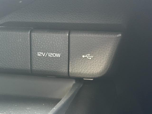 カムリ WSレザーパッケージ 4WD 後期型/4WD/GRフルエアロ/TRDドレスアップマフラー/全方位カメラ/JBL/純正ナビ/ディスプレイオーディオ/ヘッドアップディスプレイ/ブラインドスポットモニター/ETC2.0/フルレザーシート(27枚目)