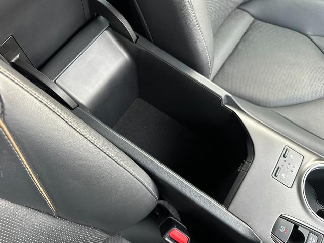 カムリ WSレザーパッケージ 4WD 後期型/4WD/GRフルエアロ/TRDドレスアップマフラー/全方位カメラ/JBL/純正ナビ/ディスプレイオーディオ/ヘッドアップディスプレイ/ブラインドスポットモニター/ETC2.0/フルレザーシート(47枚目)