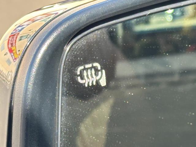 今話題のカーリース、税金や保険、車検やメンテナンス、豊富なカー用品すべて入ってで、月々定額！！　リース期間満了後は乗換・返却・再リース・買い取りの４つのプランから選べます！