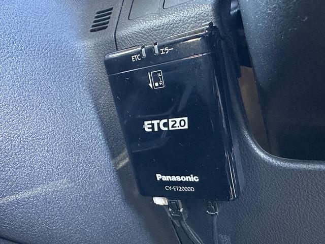 ウィッシュ ２．０Ｚ　社外ナビ／バックカメラ／クルーズコントロール／３列シート／ＥＴＣ２．０／ＣＤ＆ＤＶＤ再生／ブルーレイ対応／ブルートゥース再生／スマートキー／キーレスエントリー／パワーウィンドウ／パワーステアリング（12枚目）