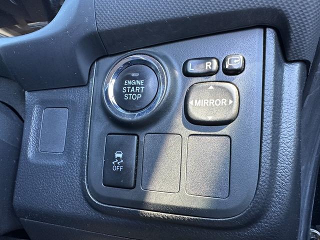 ウィッシュ ２．０Ｚ　社外ナビ／バックカメラ／クルーズコントロール／３列シート／ＥＴＣ２．０／ＣＤ＆ＤＶＤ再生／ブルーレイ対応／ブルートゥース再生／スマートキー／キーレスエントリー／パワーウィンドウ／パワーステアリング（19枚目）