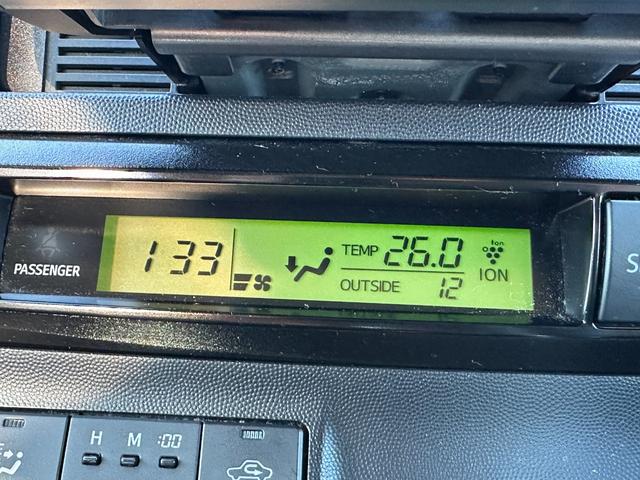 ウィッシュ ２．０Ｚ　社外ナビ／バックカメラ／クルーズコントロール／３列シート／ＥＴＣ２．０／ＣＤ＆ＤＶＤ再生／ブルーレイ対応／ブルートゥース再生／スマートキー／キーレスエントリー／パワーウィンドウ／パワーステアリング（22枚目）