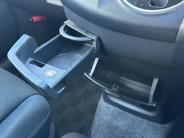 ウィッシュ ２．０Ｚ　社外ナビ／バックカメラ／クルーズコントロール／３列シート／ＥＴＣ２．０／ＣＤ＆ＤＶＤ再生／ブルーレイ対応／ブルートゥース再生／スマートキー／キーレスエントリー／パワーウィンドウ／パワーステアリング（42枚目）