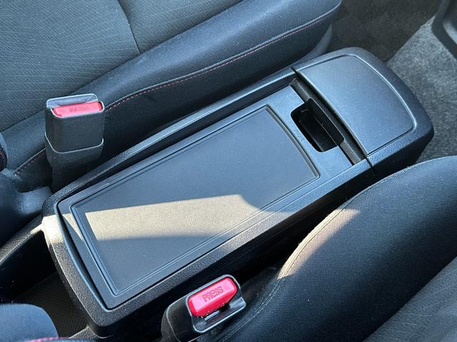 ウィッシュ ２．０Ｚ　社外ナビ／バックカメラ／クルーズコントロール／３列シート／ＥＴＣ２．０／ＣＤ＆ＤＶＤ再生／ブルーレイ対応／ブルートゥース再生／スマートキー／キーレスエントリー／パワーウィンドウ／パワーステアリング（43枚目）