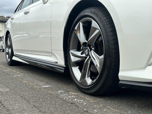 クラウン RS アドバンス サンルーフ/TRDエアロ/フルレザー/純正ナビ/フルセグTV/ヘッドアップディスプレイ/ブラインドスポットモニター/ベンチレーション/シートヒーター/ステアリングヒーター/ワンオーナー/シートメモリー(12枚目)