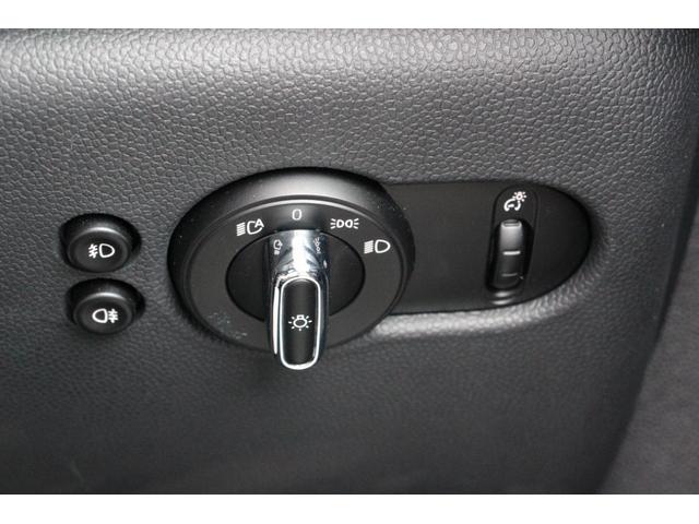 ＭＩＮＩ クーパーＳ　ムーンウォークグレーＥＴＣ　バックカメラ　ナビ　オートクルーズコントロール　アルミホイール　オートライト　サンルーフ　ターボ　スマートキー　アイドリングストップ　シートヒーター　ＡＴＡＢＳ　ＥＳＣ（25枚目）