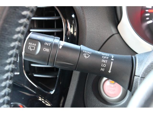 ジューク １５ＲＸ　Ｖセレクション　バックカメラ　レーンアシスト　衝突被害軽減システム　ナビ　ＴＶ　オートライト　アルミホイール　スマートキー　アイドリングストップ　電動格納ミラー　ＣＶＴ　盗難防止システム　衝突安全ボディ　ＣＤ（7枚目）