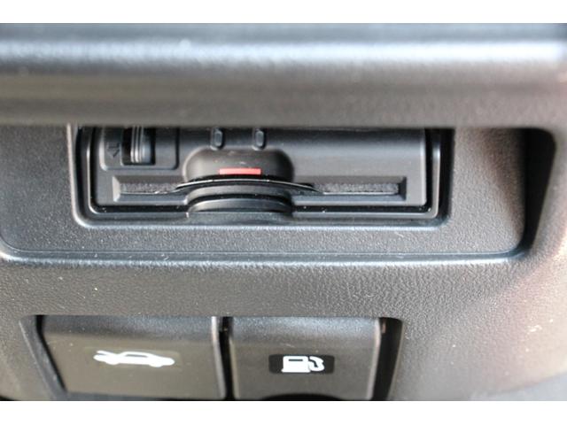 ジューク １５ＲＸ　Ｖセレクション　バックカメラ　レーンアシスト　衝突被害軽減システム　ナビ　ＴＶ　オートライト　アルミホイール　スマートキー　アイドリングストップ　電動格納ミラー　ＣＶＴ　盗難防止システム　衝突安全ボディ　ＣＤ（18枚目）