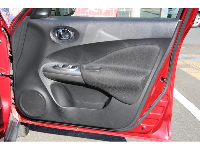 ジューク １５ＲＸ　Ｖセレクション　バックカメラ　レーンアシスト　衝突被害軽減システム　ナビ　ＴＶ　オートライト　アルミホイール　スマートキー　アイドリングストップ　電動格納ミラー　ＣＶＴ　盗難防止システム　衝突安全ボディ　ＣＤ（43枚目）