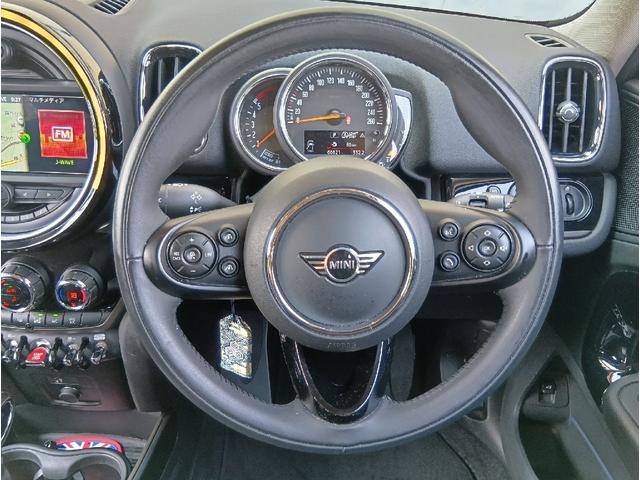 ＭＩＮＩ クーパーＤ　クロスオーバー　オール４　４ＷＤ　ＥＴＣ　バックカメラ　クリアランスソナー　オートクルーズコントロール　パークアシスト　衝突被害軽減システム　ターボ　ナビ　オートライト　電動リアゲート　アルミホイール　スマートキー（6枚目）