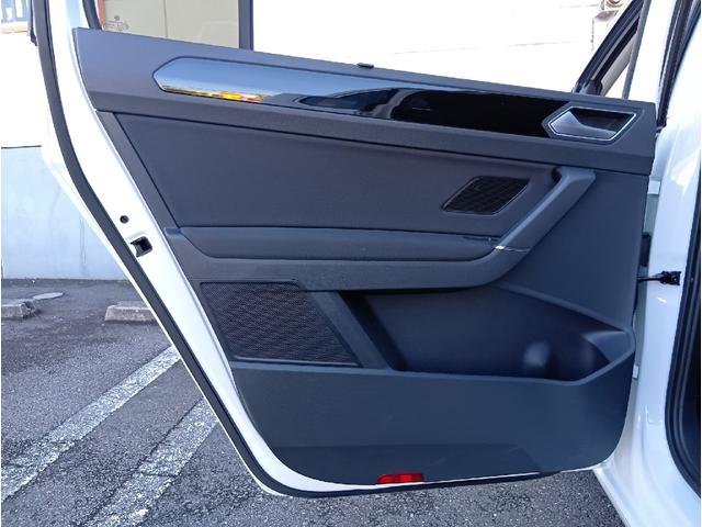 ゴルフトゥーラン TSI ハイライン ETC バックカメラ ナビ クリアランスソナー オートクルーズコントロール レーンアシスト パークアシスト 衝突被害軽減システム LEDヘッドランプ スマートキー アイドリングストップ 電動格納ミラー(46枚目)