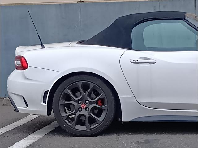 アバルト１２４ スパイダー ベースグレード　ドライブレコーダー　ＥＴＣ　バックカメラ　ナビ　ＴＶ　クリアランスソナー　オートクルーズコントロール　ＭＴ　オートライト　キーレスエントリー　シートヒーター　アルミホイール　盗難防止システム　ＡＢＳ（32枚目）