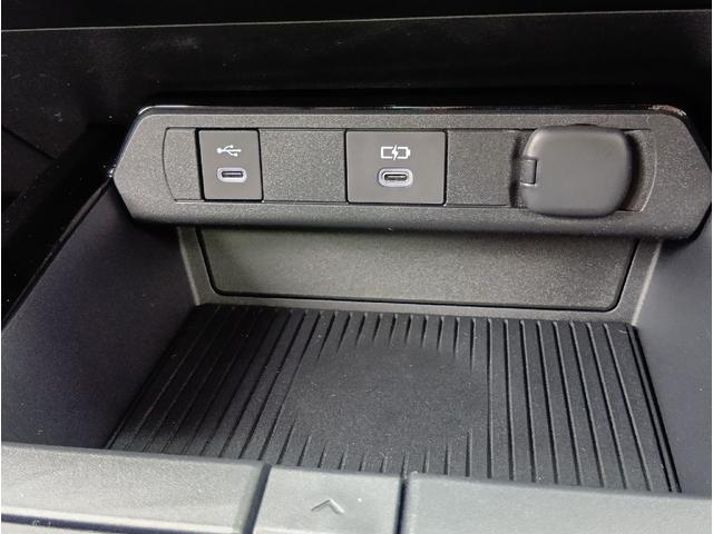 プリウス Ｚ　ＥＴＣ　クリアランスソナー　レーンアシスト　オートクルーズコントロール　パークアシスト　衝突被害軽減システム　全周囲カメラ　ナビ　アルミホイール　オートマチックハイビーム　オートライト（52枚目）