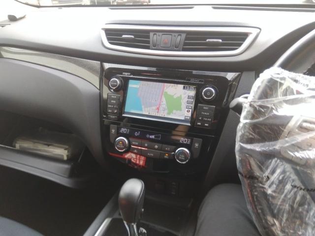 エクストレイル ２０Ｘ　エマージェンシーブレーキパッケージ　ワンオーナー　キーレス　フルセグ　ナビ＆ＴＶ　１７アルミホイール　エアバッグ　オートマ　フル装備　ＥＴＣ　バックカメラ　スマートキー（2枚目）