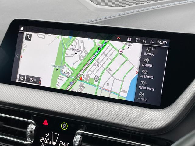 1シリーズ M135i xDrive ワンオーナー 4WD ドライブレコーダー バックカメラ ナビ クリアランスソナー 追従クルーズコントロール パークアシスト 衝突被害軽減システム アルミホイール オートマチックハイビーム オートライト(6枚目)