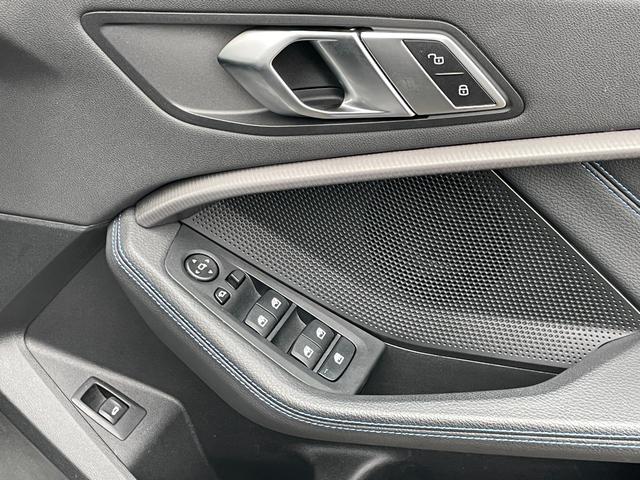 1シリーズ M135i xDrive ワンオーナー 4WD ドライブレコーダー バックカメラ ナビ クリアランスソナー 追従クルーズコントロール パークアシスト 衝突被害軽減システム アルミホイール オートマチックハイビーム オートライト(10枚目)