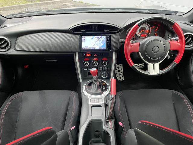 運転者にとっては日々使用することとなる運転席です。運転席が快適だと運転に集中することができますね。