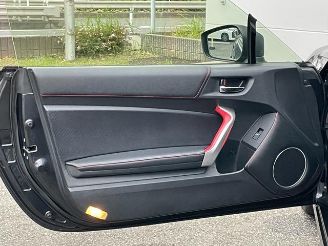 ご覧頂きまして誠に有難うございます！！是非ご来店して頂き、実際にご覧になって頂ければと思います。お客様からのご連絡をスタッフ一同、心よりお待ちしております