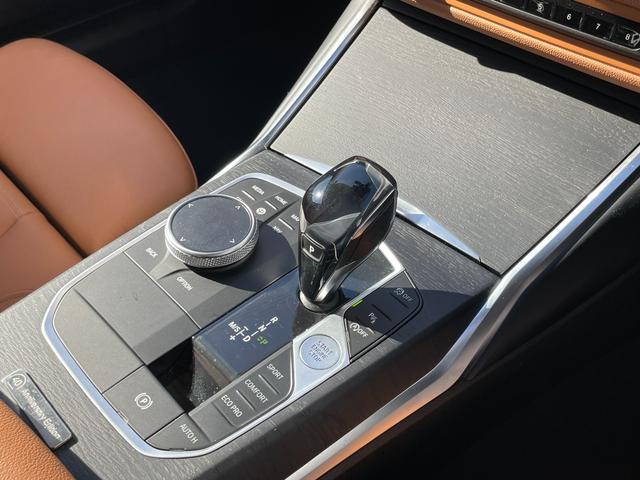 ３シリーズ ３１８ｉ　４０ｔｈアニバーサリーエディション　ワンオーナー　ドライブレコーダー　ＥＴＣ　バックカメラ　ナビ　クリアランスソナー　追従クルーズコントロール　レーンアシスト　パークアシスト　衝突被害軽減システム　アルミホイール　オートハイビーム（9枚目）