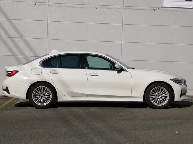 ３シリーズ ３１８ｉ　４０ｔｈアニバーサリーエディション　ワンオーナー　ドライブレコーダー　ＥＴＣ　バックカメラ　ナビ　クリアランスソナー　追従クルーズコントロール　レーンアシスト　パークアシスト　衝突被害軽減システム　アルミホイール　オートハイビーム（15枚目）