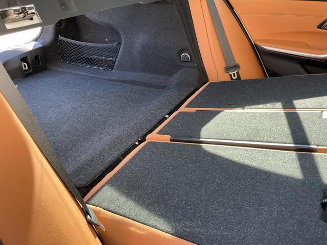 ３シリーズ ３１８ｉ　４０ｔｈアニバーサリーエディション　ワンオーナー　ドライブレコーダー　ＥＴＣ　バックカメラ　ナビ　クリアランスソナー　追従クルーズコントロール　レーンアシスト　パークアシスト　衝突被害軽減システム　アルミホイール　オートハイビーム（55枚目）