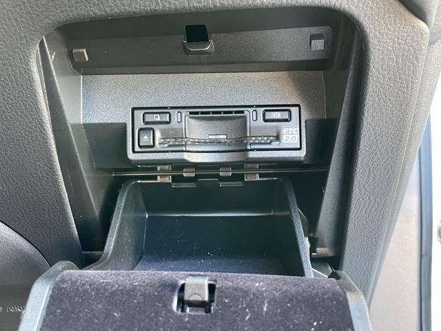 ＲＸ ＲＸ３５０　Ｆスポーツ　ワンオーナー　４ＷＤ　全周囲カメラ　クリアランスソナー　追従クルーズコントロール　レーンアシスト　パワーシート　パークアシスト　衝突被害軽減システム　ナビ　ＴＶ　オートマチックハイビーム　オートライト（10枚目）