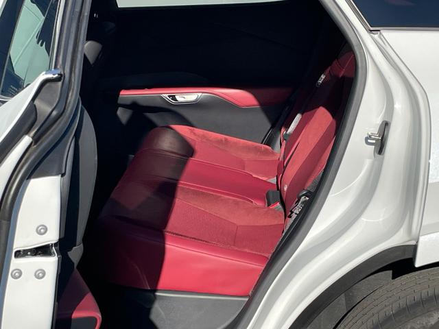 ＲＸ ＲＸ３５０　Ｆスポーツ　ワンオーナー　４ＷＤ　全周囲カメラ　クリアランスソナー　追従クルーズコントロール　レーンアシスト　パワーシート　パークアシスト　衝突被害軽減システム　ナビ　ＴＶ　オートマチックハイビーム　オートライト（28枚目）