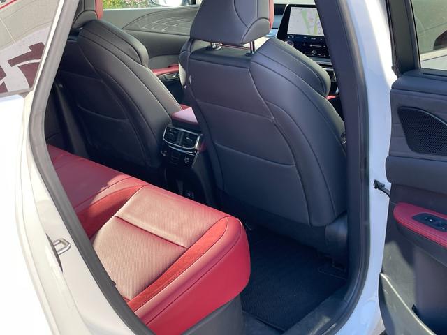 ＲＸ ＲＸ３５０　Ｆスポーツ　ワンオーナー　４ＷＤ　全周囲カメラ　クリアランスソナー　追従クルーズコントロール　レーンアシスト　パワーシート　パークアシスト　衝突被害軽減システム　ナビ　ＴＶ　オートマチックハイビーム　オートライト（33枚目）