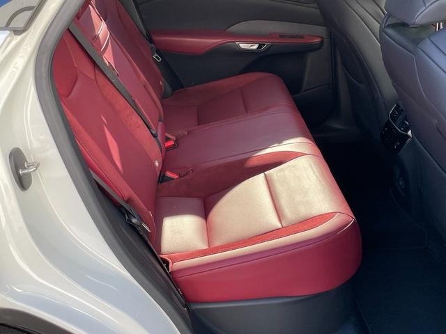 ＲＸ ＲＸ３５０　Ｆスポーツ　ワンオーナー　４ＷＤ　全周囲カメラ　クリアランスソナー　追従クルーズコントロール　レーンアシスト　パワーシート　パークアシスト　衝突被害軽減システム　ナビ　ＴＶ　オートマチックハイビーム　オートライト（36枚目）