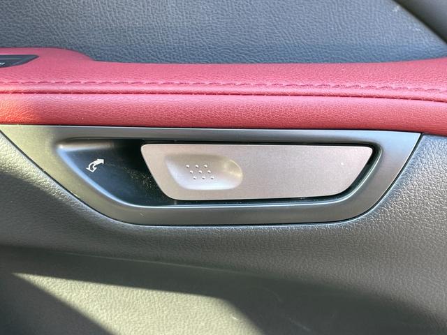 ＲＸ ＲＸ３５０　Ｆスポーツ　ワンオーナー　４ＷＤ　全周囲カメラ　クリアランスソナー　追従クルーズコントロール　レーンアシスト　パワーシート　パークアシスト　衝突被害軽減システム　ナビ　ＴＶ　オートマチックハイビーム　オートライト（46枚目）