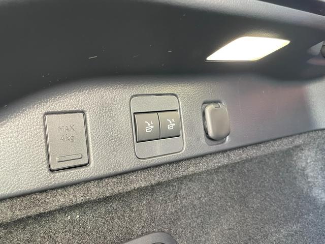 ＲＸ ＲＸ３５０　Ｆスポーツ　ワンオーナー　４ＷＤ　全周囲カメラ　クリアランスソナー　追従クルーズコントロール　レーンアシスト　パワーシート　パークアシスト　衝突被害軽減システム　ナビ　ＴＶ　オートマチックハイビーム　オートライト（70枚目）