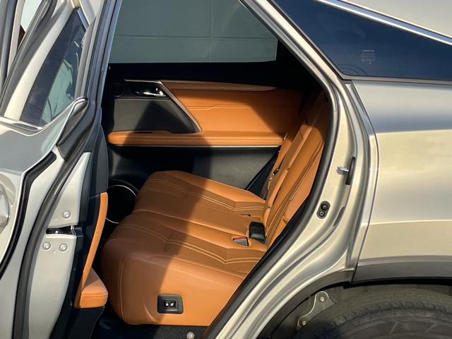 RX RX450h バージョンL 4WD 純正ナビフルセグTV 全方位カメラ 衝突被害軽減システム クリアランスソナー 追従クルーズコントロール レーンアシスト パワーシート オートハイビーム オートライト 3眼LEDヘッドランプ(32枚目)