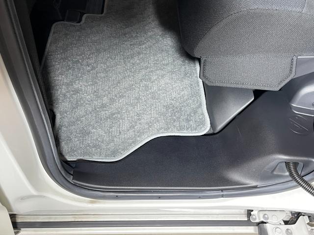 ルーミー カスタムG ユーザー買取車 クルーズコントロール 衝突回避支援ブレーキ オートハイビーム コーナーセンサー 両側パワースライドドア LEDヘッドライト オートライト 純正ナビ TV バックカメラ ETC(45枚目)