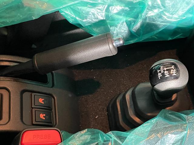 ジムニーノマド FC ユーザー買取車 デュアルカメラブレーキサポート 車線逸脱警報 アダプティブクルーズコントロール LEDヘッドライト オートライト シートヒーター 革巻きステアリング オートエアコン プッシュスタート(12枚目)