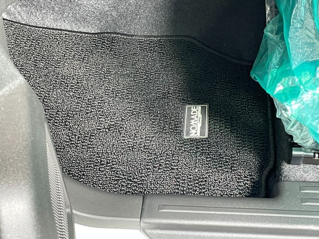 ジムニーノマド FC ユーザー買取車 デュアルカメラブレーキサポート 車線逸脱警報 アダプティブクルーズコントロール LEDヘッドライト オートライト シートヒーター 革巻きステアリング オートエアコン プッシュスタート(46枚目)