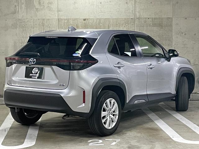 ヤリスクロス ハイブリッドＧ　ユーザー買取車　ブラインドスポットモニター　パノラミックビューモニター　ＬＥＤヘッドライト　オートライト　プリクラッシュセーフティ　レーダークルーズコントロール　ナビ　ＥＴＣ　プッシュスタート（3枚目）