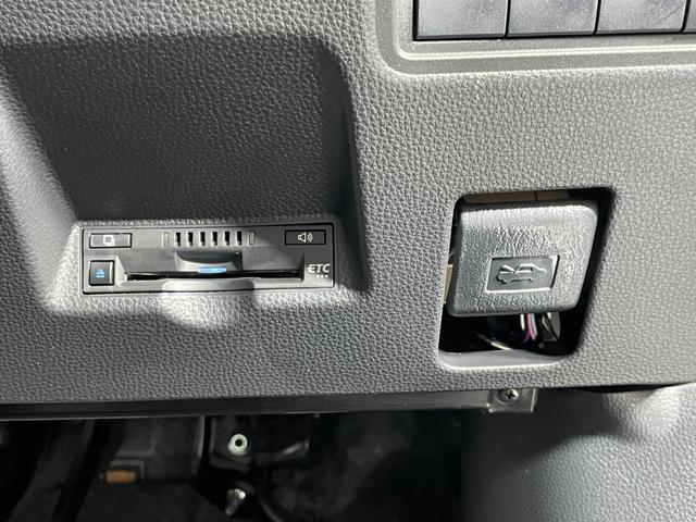 ヤリスクロス ハイブリッドＧ　ユーザー買取車　ブラインドスポットモニター　パノラミックビューモニター　ＬＥＤヘッドライト　オートライト　プリクラッシュセーフティ　レーダークルーズコントロール　ナビ　ＥＴＣ　プッシュスタート（8枚目）