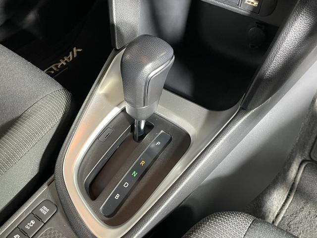 ヤリスクロス ハイブリッドＧ　ユーザー買取車　ブラインドスポットモニター　パノラミックビューモニター　ＬＥＤヘッドライト　オートライト　プリクラッシュセーフティ　レーダークルーズコントロール　ナビ　ＥＴＣ　プッシュスタート（14枚目）
