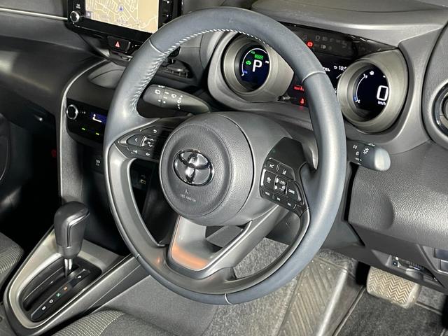 ヤリスクロス ハイブリッドＧ　ユーザー買取車　ブラインドスポットモニター　パノラミックビューモニター　ＬＥＤヘッドライト　オートライト　プリクラッシュセーフティ　レーダークルーズコントロール　ナビ　ＥＴＣ　プッシュスタート（17枚目）