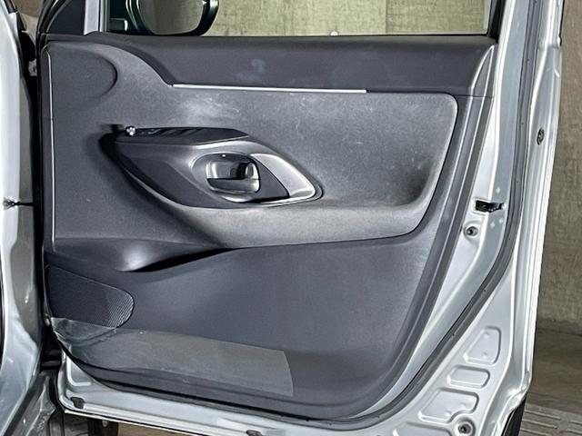 ヤリスクロス ハイブリッドＧ　ユーザー買取車　ブラインドスポットモニター　パノラミックビューモニター　ＬＥＤヘッドライト　オートライト　プリクラッシュセーフティ　レーダークルーズコントロール　ナビ　ＥＴＣ　プッシュスタート（31枚目）