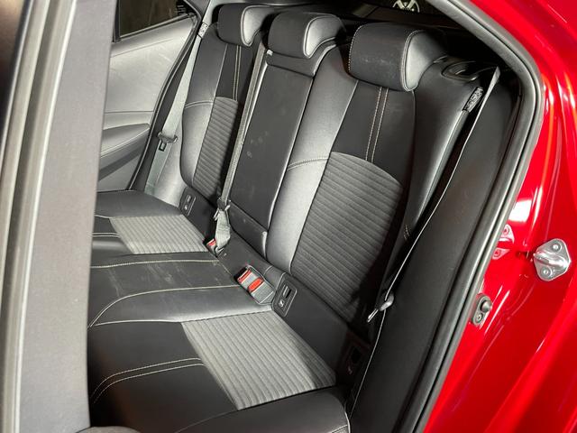 カローラスポーツ ハイブリッドG スタイルパッケージ ユーザー買取車 9インチディスプレイオーディオ プリクラッシュセーフティ オートマチックハイビーム レーダークルーズコントロール 純正ナビ TV バックカメラ ETC ステアリングヒーター(52枚目)