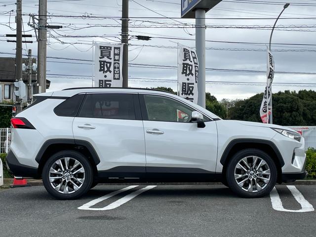 RAV4 G Zパッケージ ワンオーナー サンルーフ 純正ナビフルセグ 全方位カメラ デジタルミラー ETC2.0 衝突被害軽減ブレーキ 追従クルーズコントロール レーンキープアシスト ブラインドスポットモニター ワイヤレス充電(15枚目)