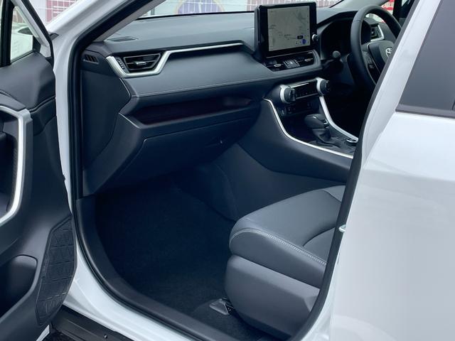 RAV4 G Zパッケージ ワンオーナー サンルーフ 純正ナビフルセグ 全方位カメラ デジタルミラー ETC2.0 衝突被害軽減ブレーキ 追従クルーズコントロール レーンキープアシスト ブラインドスポットモニター ワイヤレス充電(23枚目)
