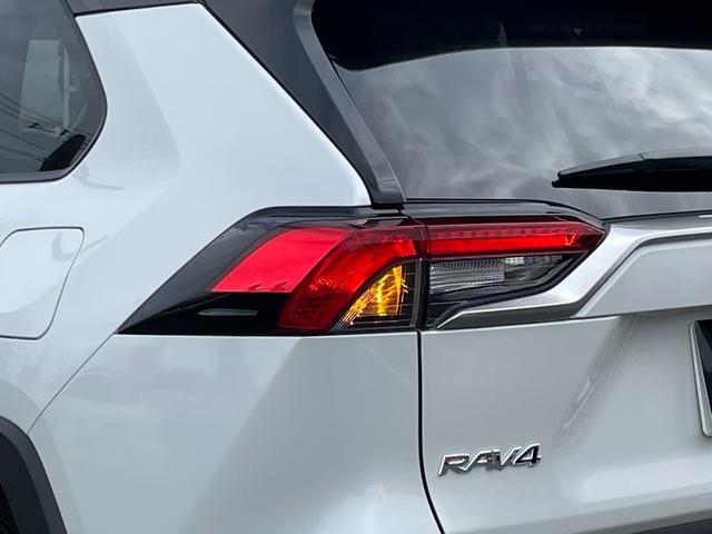 RAV4 G Zパッケージ ワンオーナー サンルーフ 純正ナビフルセグ 全方位カメラ デジタルミラー ETC2.0 衝突被害軽減ブレーキ 追従クルーズコントロール レーンキープアシスト ブラインドスポットモニター ワイヤレス充電(26枚目)