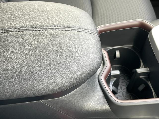 RAV4 G Zパッケージ ワンオーナー サンルーフ 純正ナビフルセグ 全方位カメラ デジタルミラー ETC2.0 衝突被害軽減ブレーキ 追従クルーズコントロール レーンキープアシスト ブラインドスポットモニター ワイヤレス充電(75枚目)