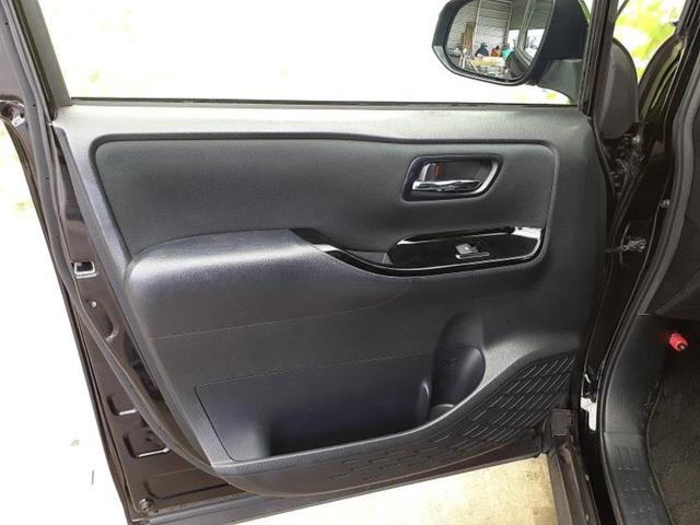 ヴォクシー ハイブリッドZSキラメキ2 エアロ/保証書/純正 10インチ SDナビ/フリップダウンモニター/衝突安全装置/両側電動スライドドア/シートヒーター 前席/車線逸脱防止支援システム/パーキングアシスト バックガイド フルエアロ(22枚目)